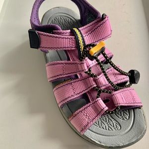 Keens sandals in pink and grey. Size 1 . BNIB.